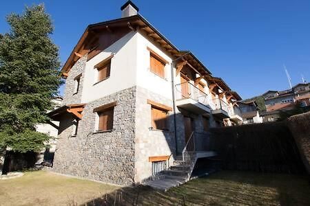 Casa Amb Jardi Alp Apartment Ngoại thất bức ảnh