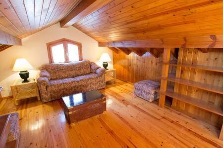 Casa Amb Jardi Alp Apartment Ngoại thất bức ảnh
